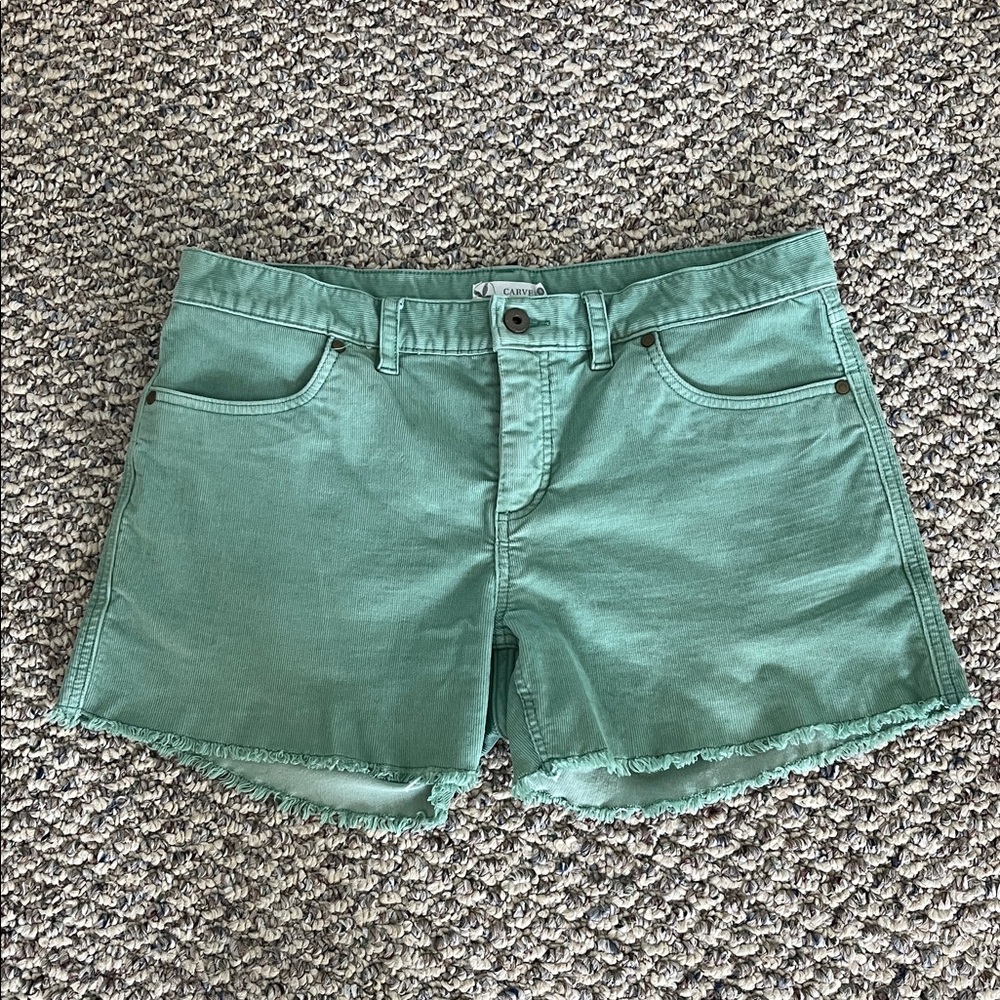 Carve Designs Oahu 4” Green Corduroy Shorts - Sz 8
